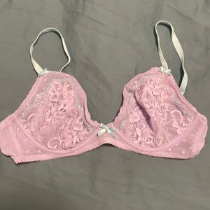 Victoria’s Secret 32D lace bra bralette